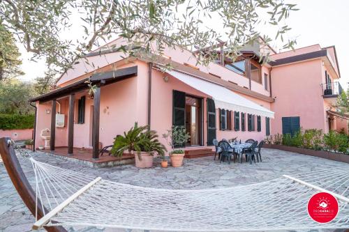Casa Rosa — 4-Star Luxury Hotel in La Spezia, Italy