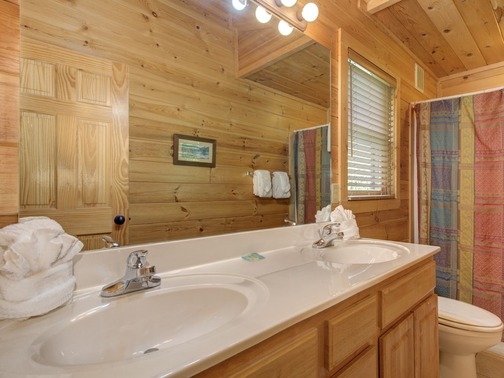 Topsy Sevierville - photo 18