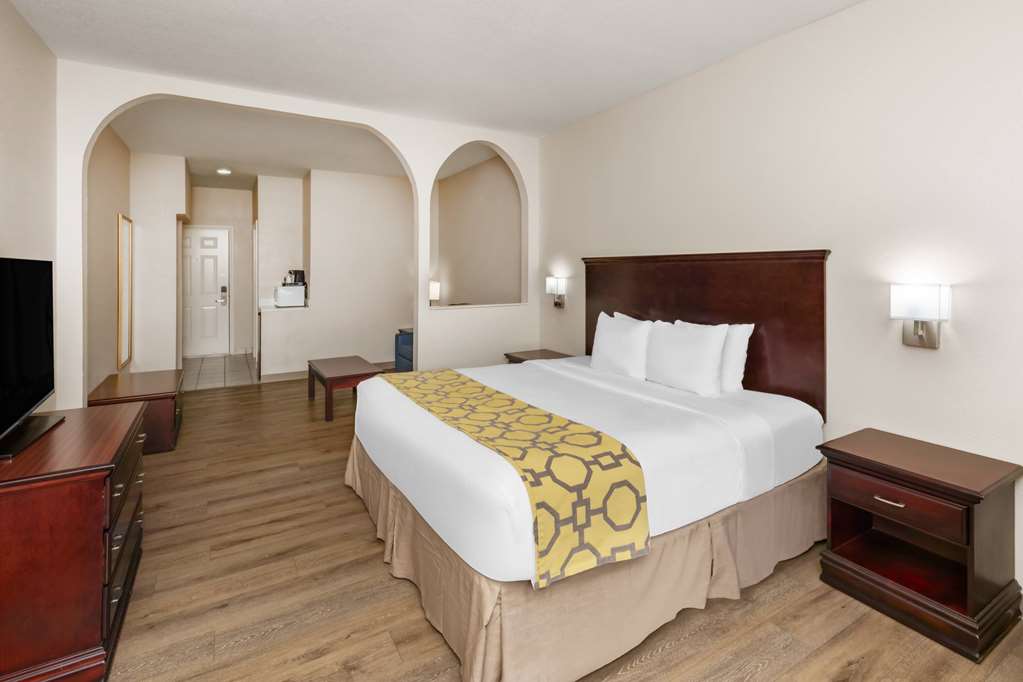 Baymont by Wyndham Houston Brookhollow - photo 8