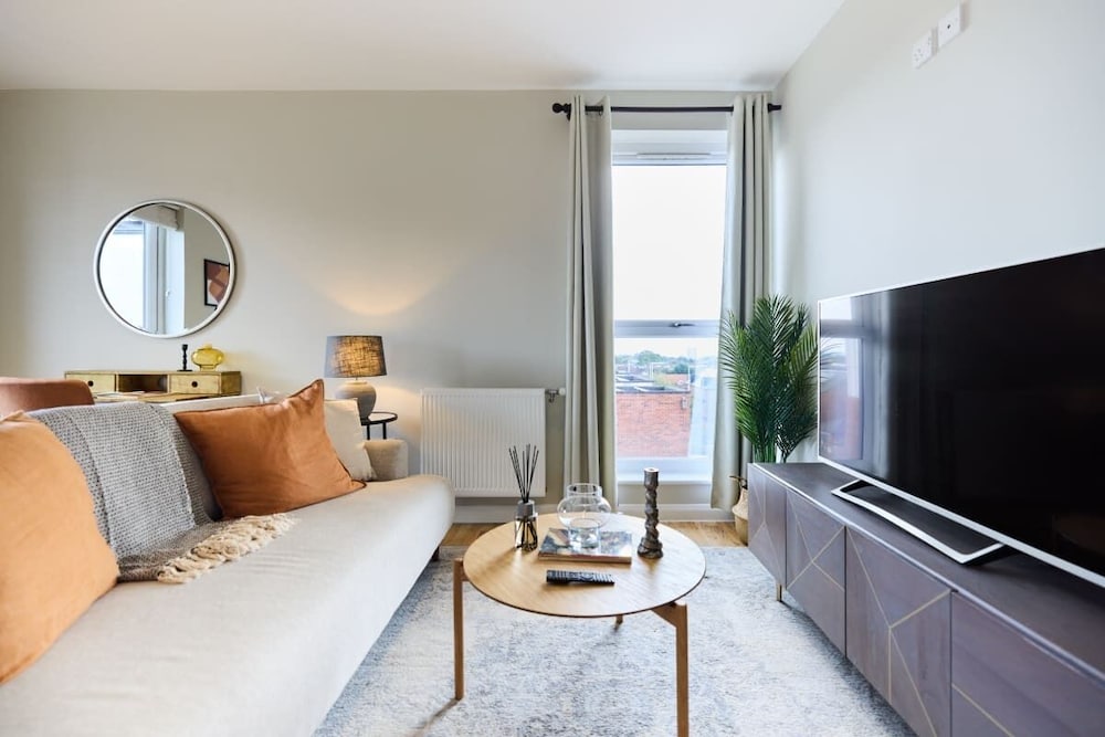 The Enfield Sanctuary Modern 1bdr Flat with Balcony in Enfield Town, United Kingdom