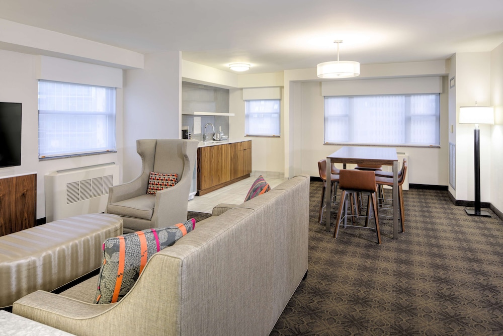 DoubleTree by Hilton Hotel & Suites Pittsburgh Downtown - photo 30