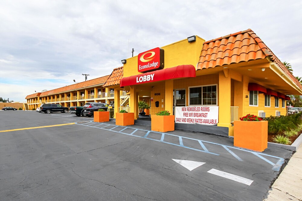 Econo Lodge San Bernardino I 215 - photo 24