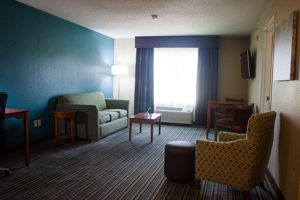 Best Western Plus Menomonie Inn & Suites - photo 21