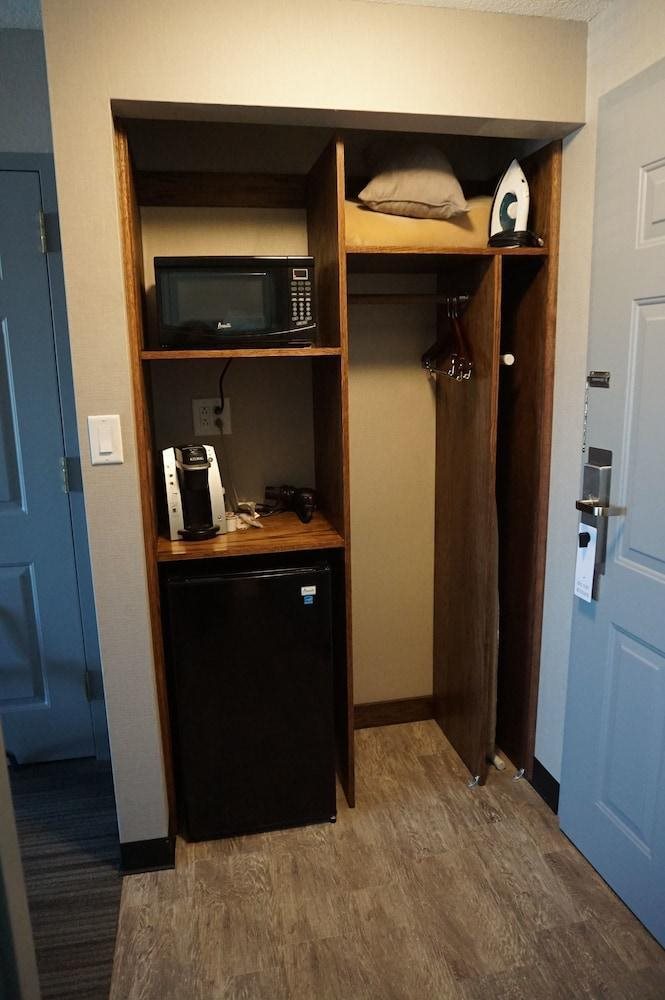 Findlay Inn And Conference Center — Findlay