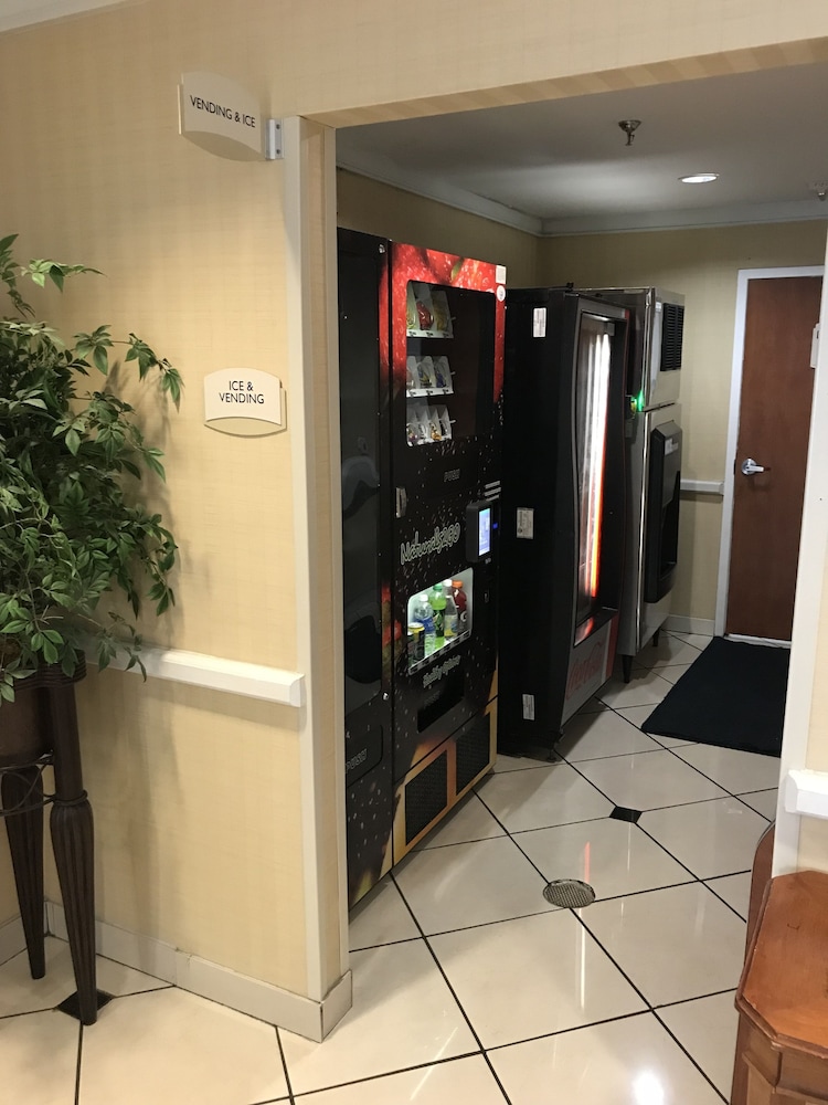 Baymont By Wyndham Gainesville I 75 - photo 17