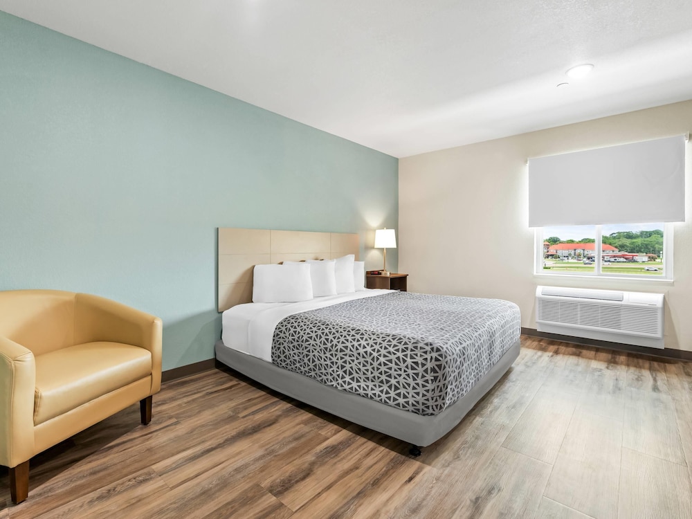 WoodSpring Suites Prattville Montgomery North - photo 12