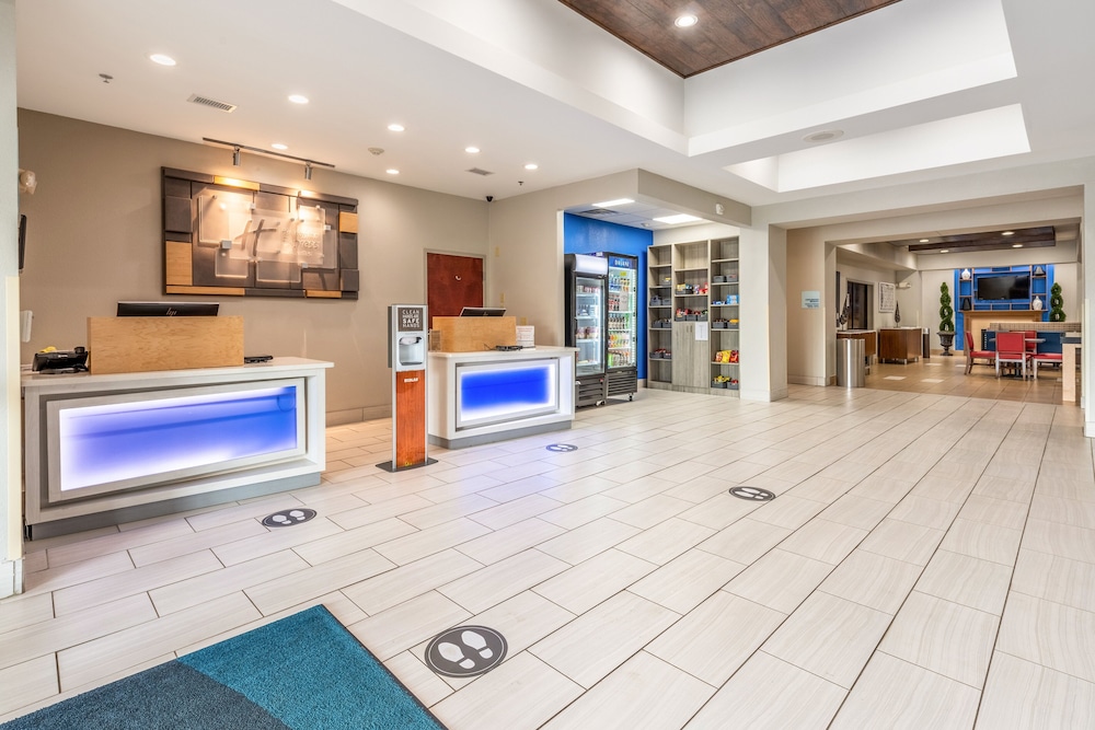 Holiday Inn Express Hotel and Suites Statesville by IHG - photo 44