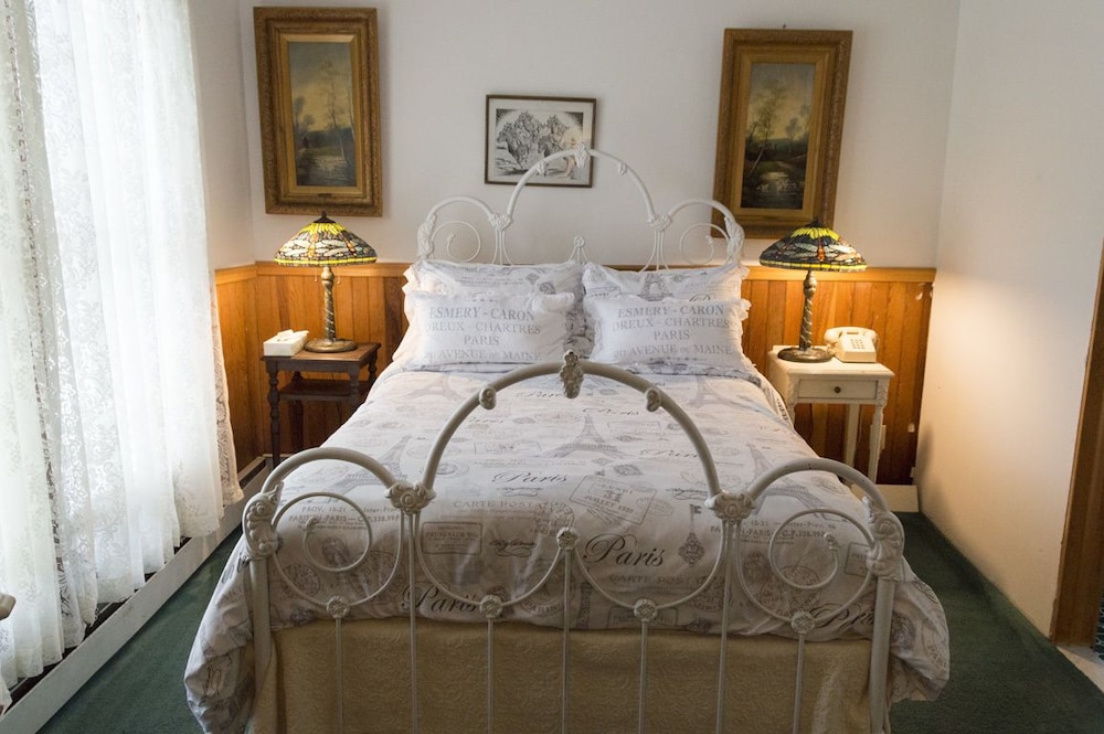 The Washington Irving Inn - photo 9