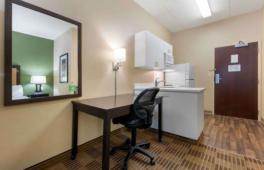 Extended Stay America Suites Chicago Skokie - photo 18