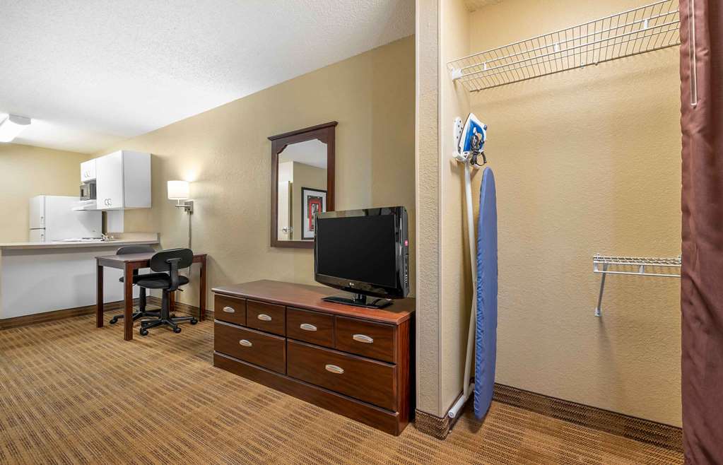 Extended Stay America Suites Indianapolis Airport - photo 27