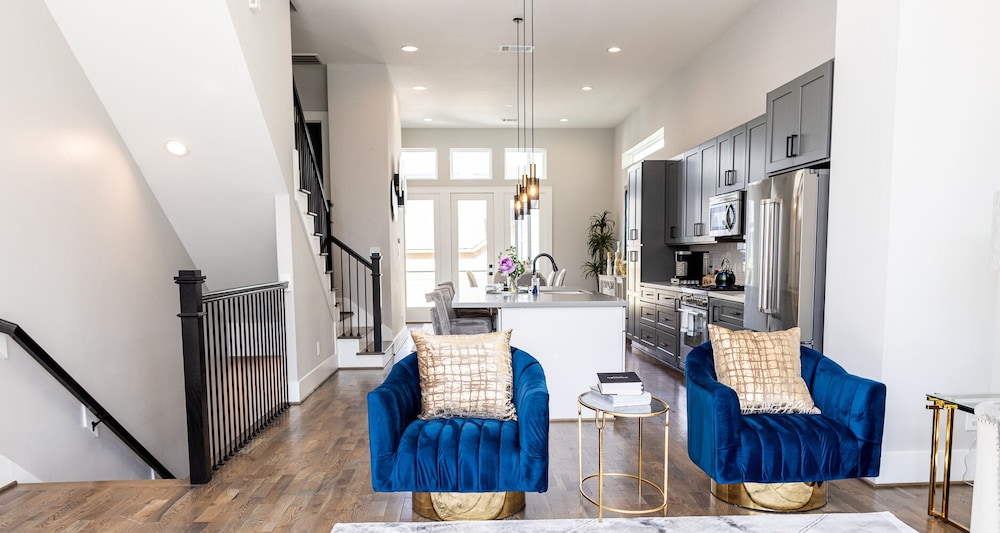 Houston Lux Townhome - photo 28