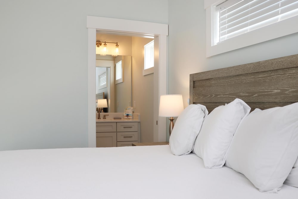Desoto 1 by Pristine Property Vacation Rentals — 4-Star Luxury Hotel in Port Saint Joe, United States