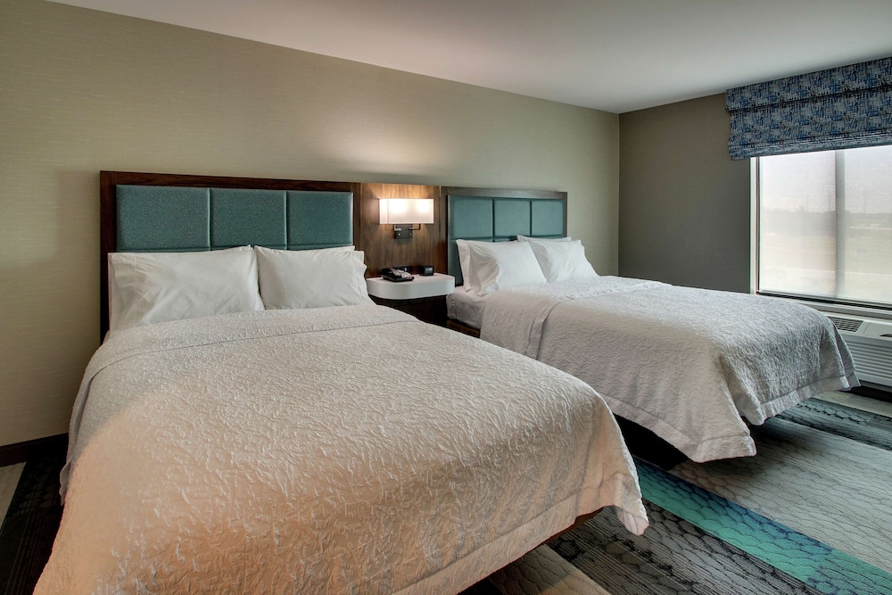 Hampton Inn & Suites Southport - photo 21