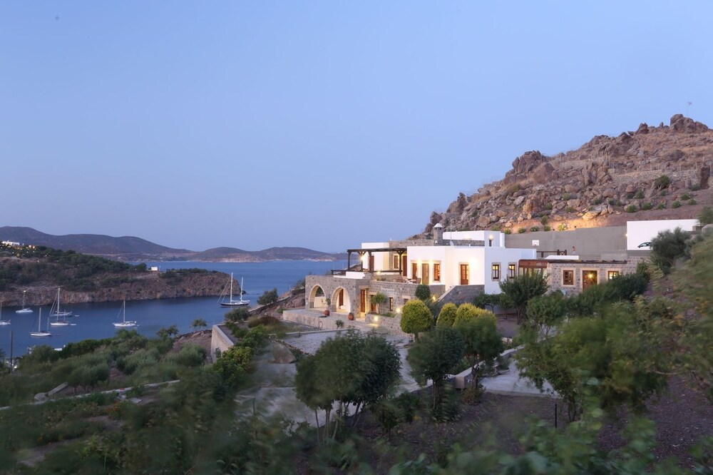 Diamond Villa — 4-Star Luxury Hotel in Skala, Greece