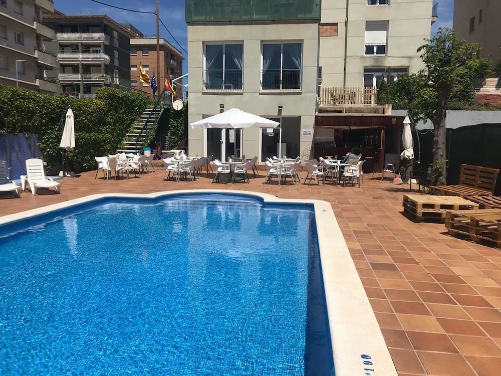Hotel Sant Jordi — Calafell