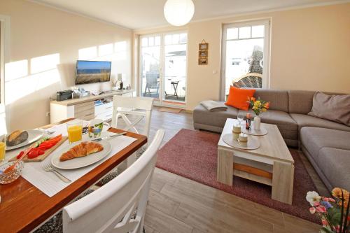 Bernstein Kamin 250 m Strand — 4-Star Luxury Hotel in Boergerende-Rethwisch, Germany