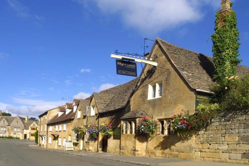 Eight Bells Inn — hotel in Chipping Campden