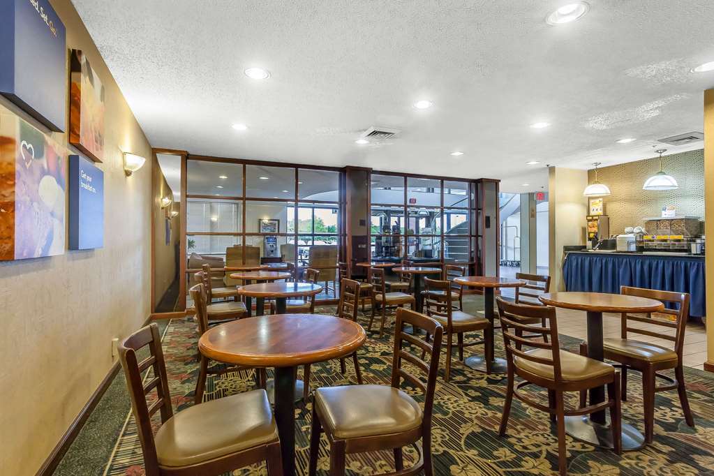 Comfort Inn Cleveland Airport - photo 20