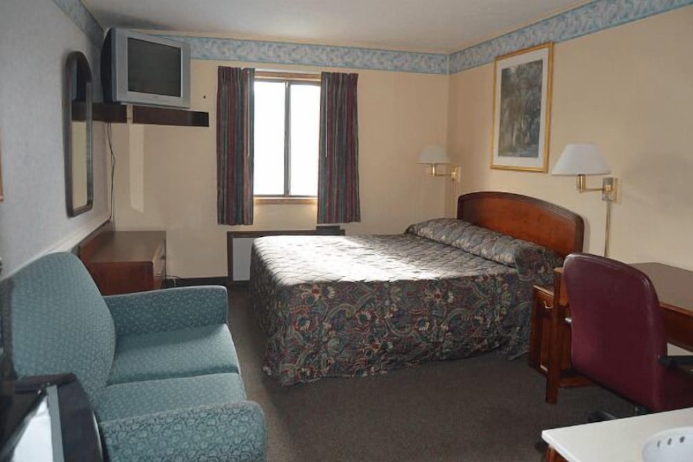 Budget Inn of Claypool Hill - photo 8