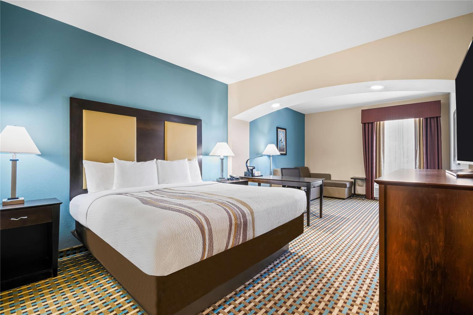 La Quinta Inn & Suites by Wyndham Stonington Mystic Area - photo 29