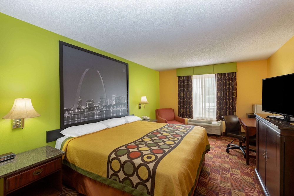 Super 8 by Wyndham Lake of the Ozarks - photo 10