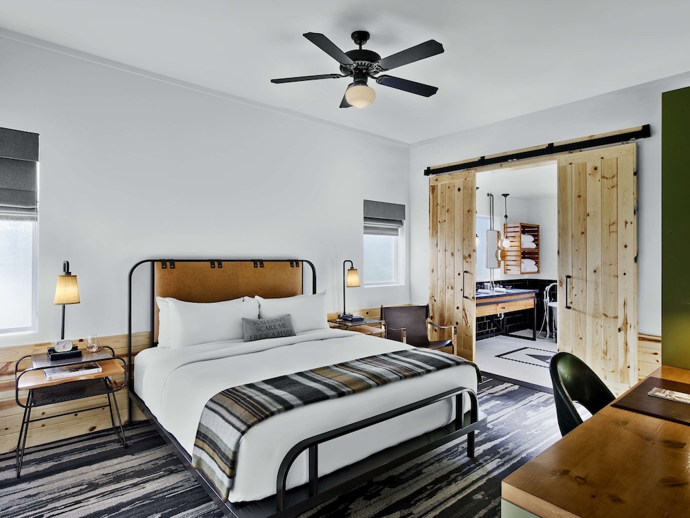 Cavalry Court by Valencia Hotel Collection - photo 12