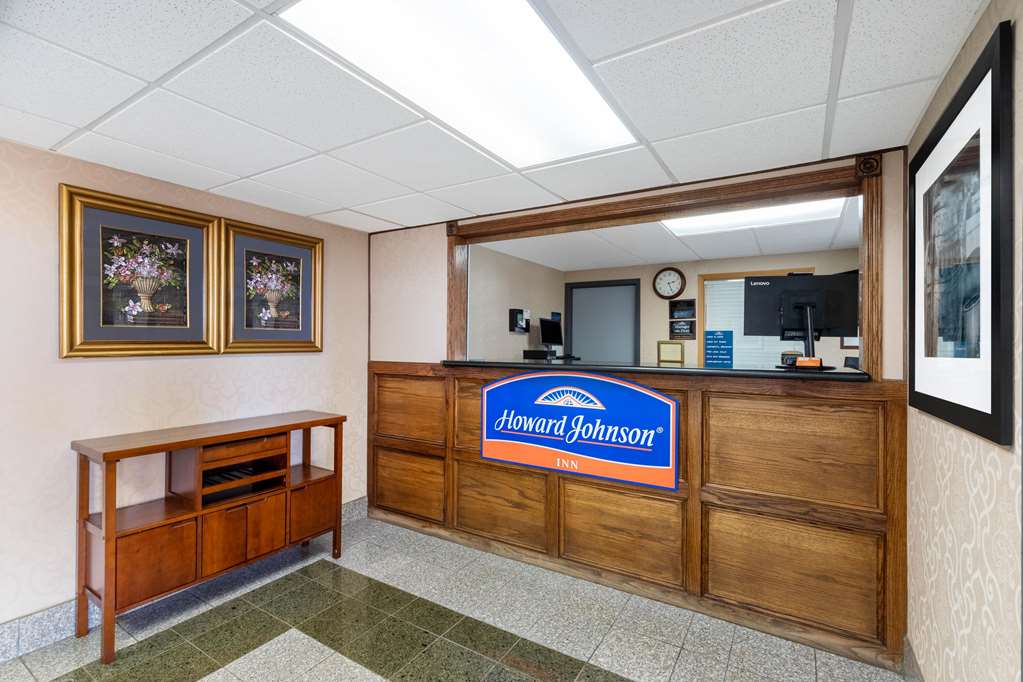 Howard Johnson by Wyndham Gillette - photo 7