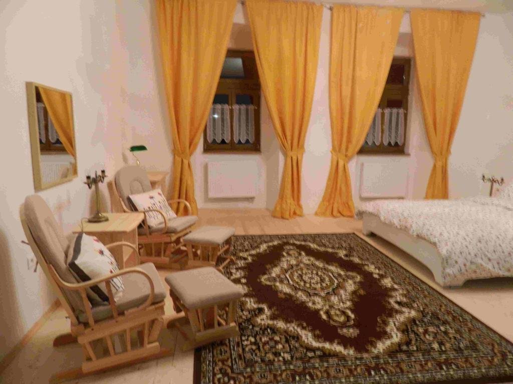 Kaštieľ Biela Dáma a Čierny Rytier in Krompachy, Slovakia