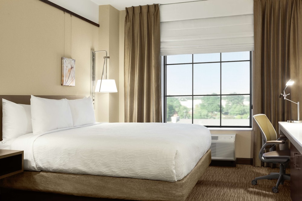 Hilton Garden Inn Charlotte SouthPark - photo 17