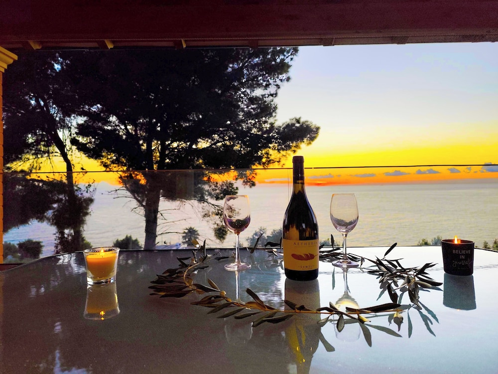La Casa di Kosta Luxury Apartment Kontogialos Beach sea Views — 4-Star Luxury Hotel in Corfu, Greece