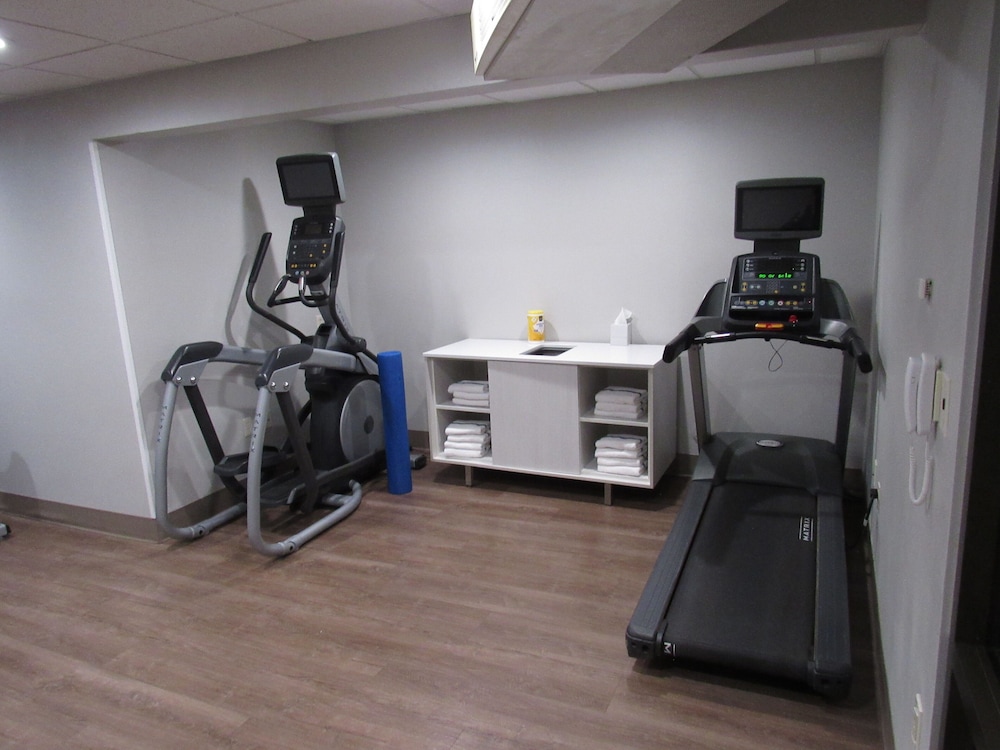 Holiday Inn Express & Suites South Lincoln by IHG - photo 54