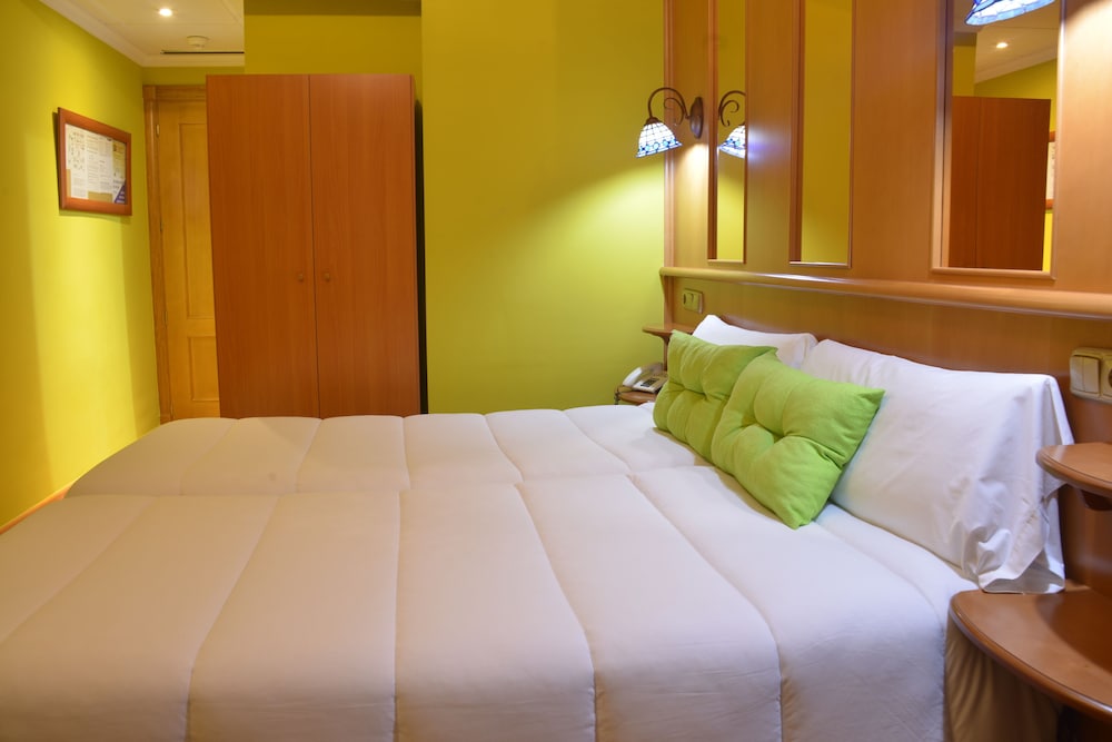 Hotel Aros — Casas Ibanez — photo 4