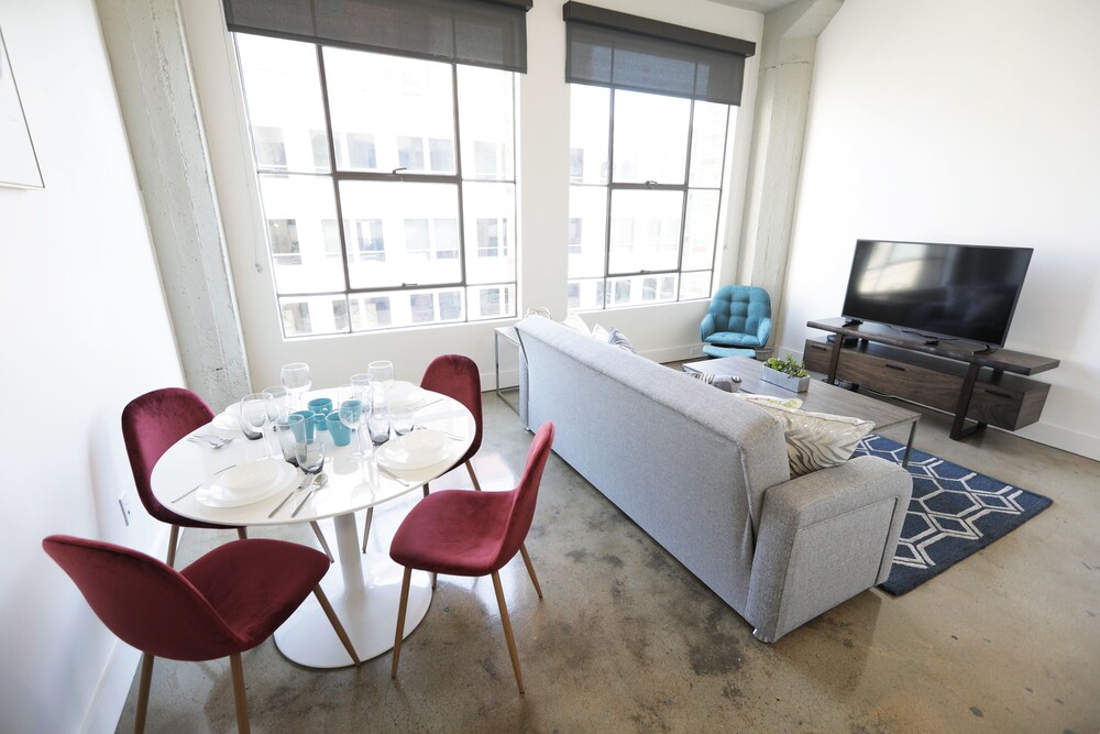 Downtown Lofty Suites - photo 7