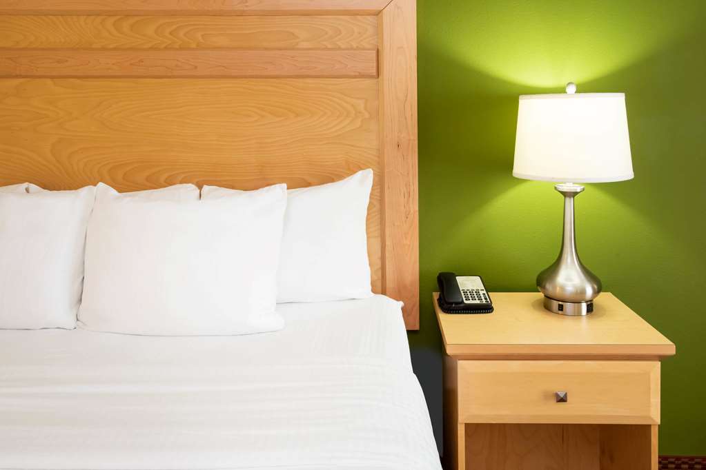 La Quinta Inn & Suites by Wyndham Rochester Mayo Clinic S - photo 16