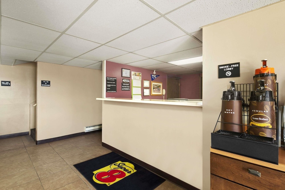 Super 8 by Wyndham Redfield - photo 5