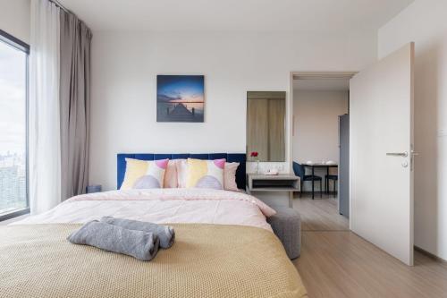 Bangkok city center thong lo rca high rise one bedroom