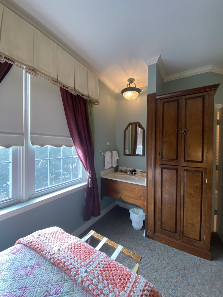 The Cypress Inn Bed & Breakfast - photo 47