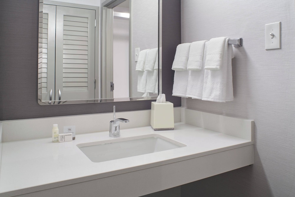 Courtyard by Marriott Chicago Lincolnshire - photo 17