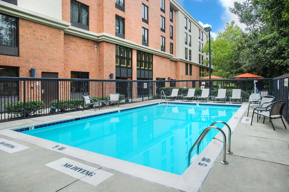 Hampton Inn & Suites Annapolis - photo 22
