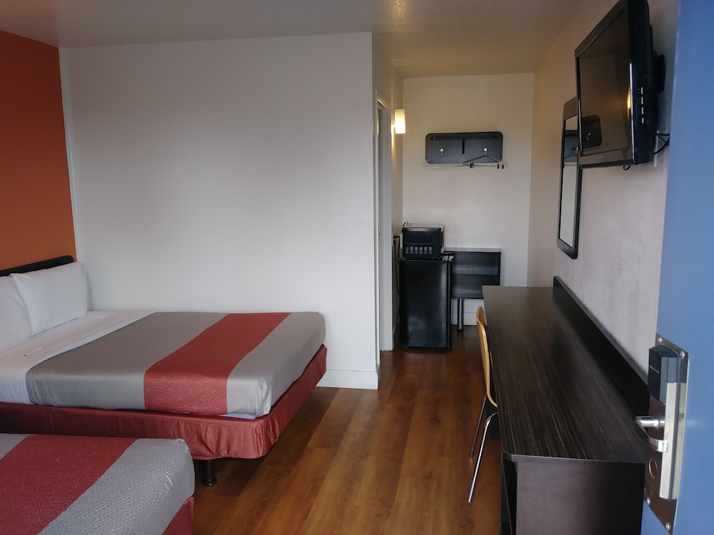 Motel 6 Goodland KS - photo 5