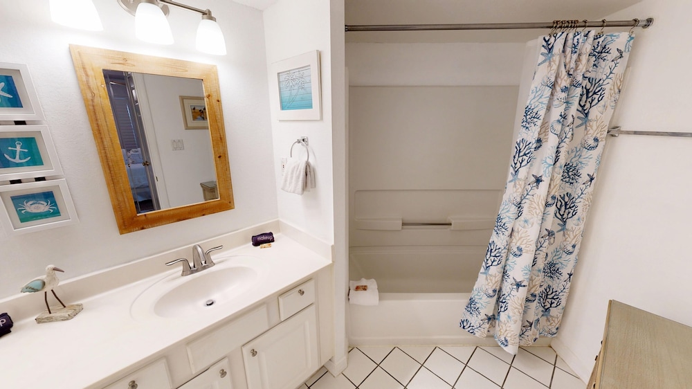 Islander Beach Resort 2005 2 Bedrooms 2 Bathrooms Condo - photo 19