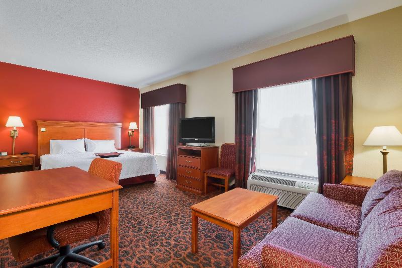 Hampton Inn Marion - photo 12