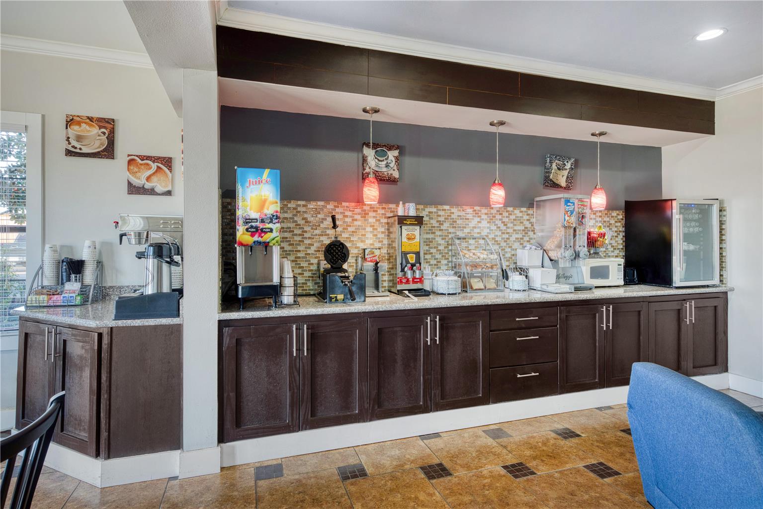 SureStay Hotel by Best Western Terrell - photo 2