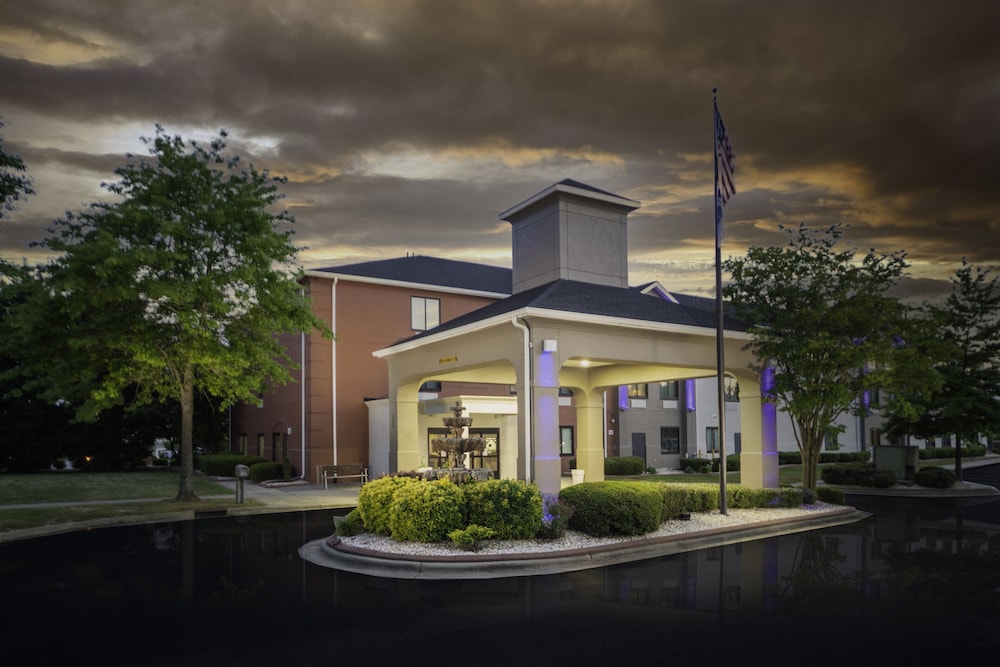 Holiday Inn Express Clayton by IHG — hotel in Garner