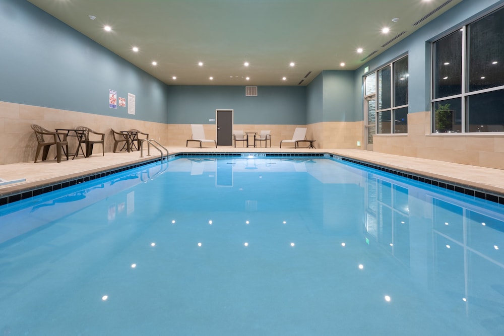 Holiday Inn Express & Suites Firestone Longmont by IHG - photo 17
