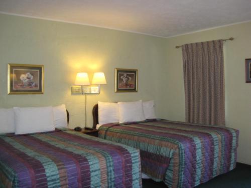 White Columns Motel - photo 17