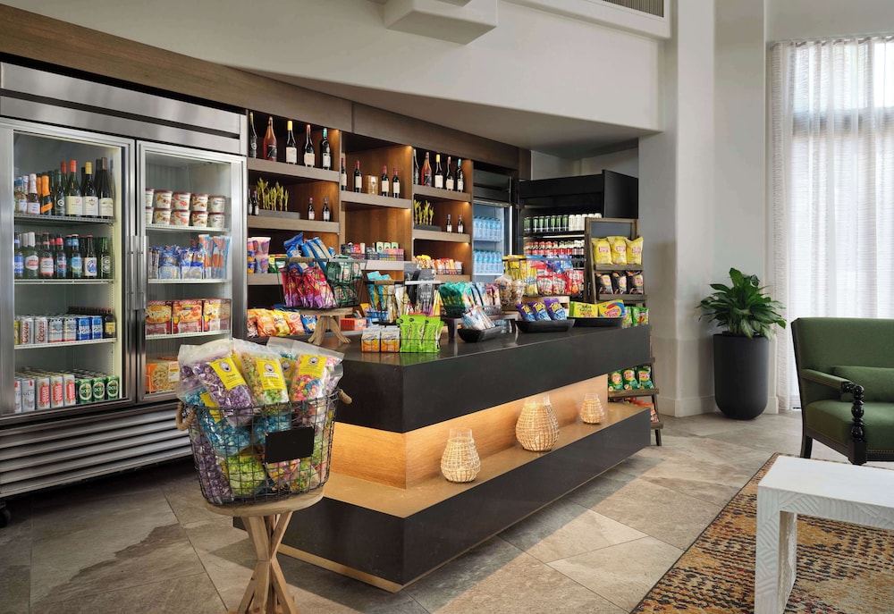 Embassy Suites by Hilton Tucson Paloma Village - photo 2