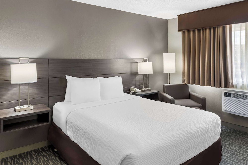 SureStay Hotel by Best Western SeaTac Airport North - photo 24