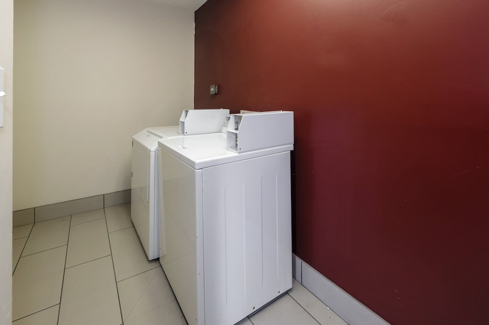 Red Roof Inn & Suites Savannah Airport - photo 27