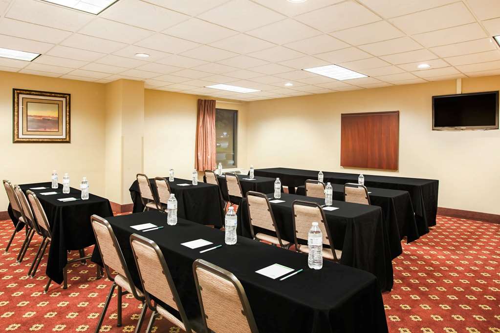 Wingate by Wyndham North Little Rock - photo 13